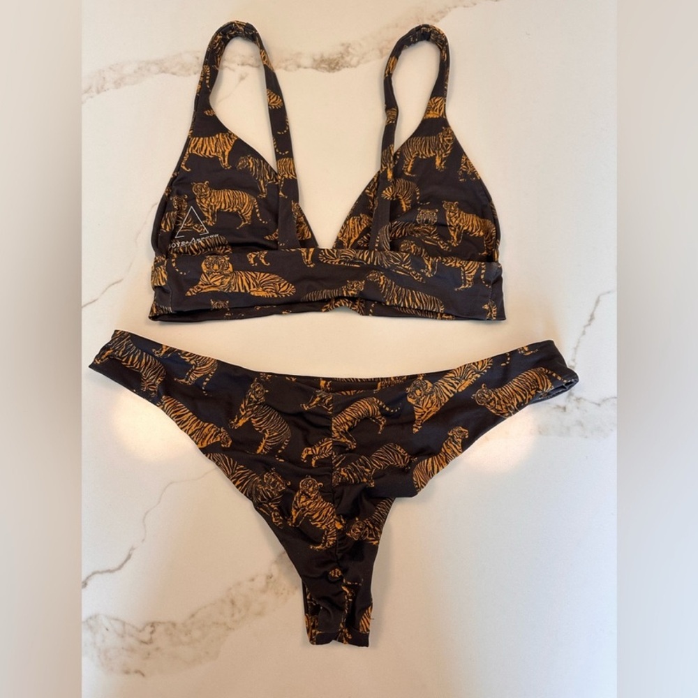 RARE! Boys + Arrows Bikini Set in Frisky Tiger Print - Picture 5 of 16